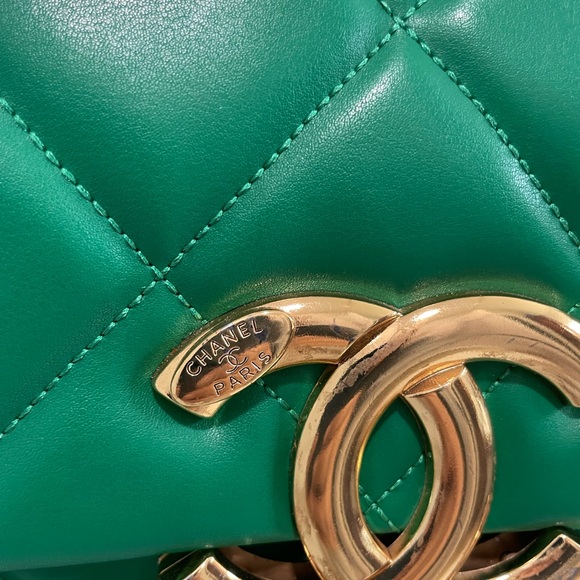 ✨ Designer Style Quilted Green Shoulder Bag – Gold Chain Detail ✨ - Picture 16 of 16